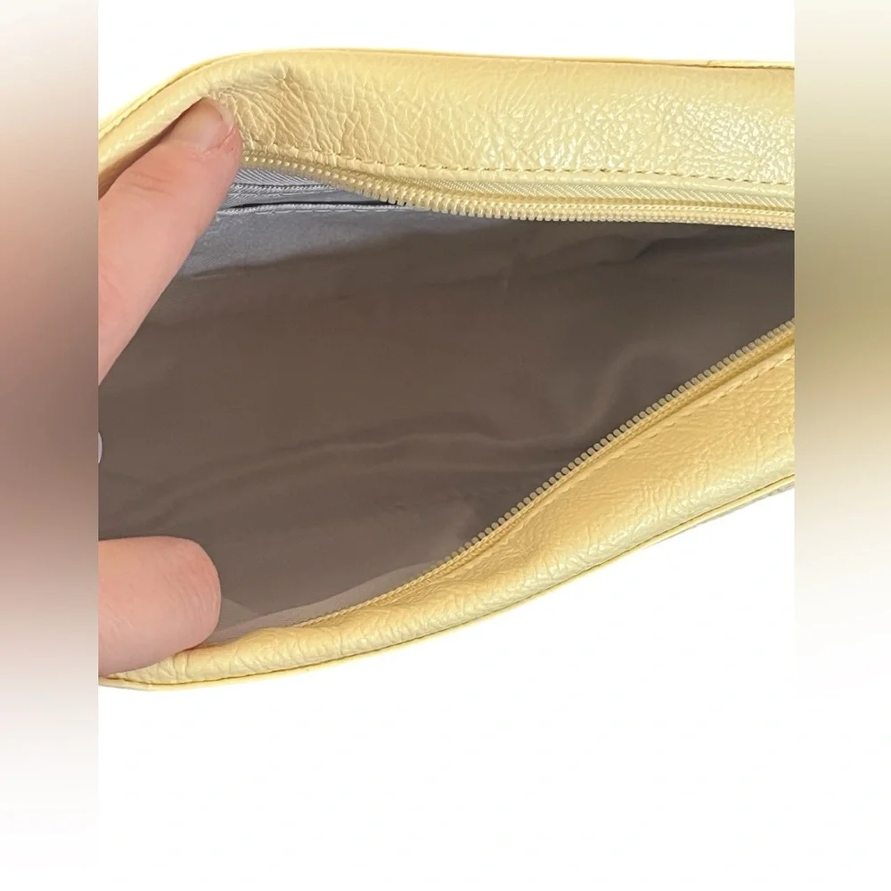 NWT Thirty-One Yellow Purse. - Picture 10 of 14